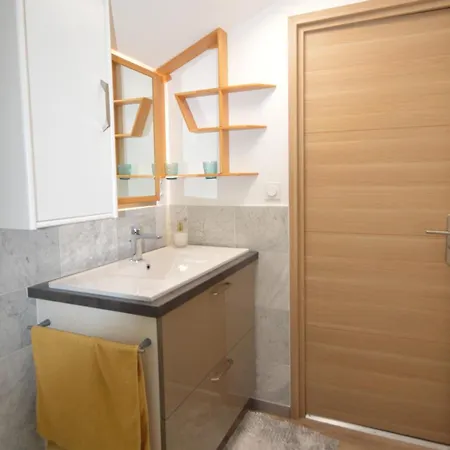 Neuf Centre Avec Stationnement Securise *