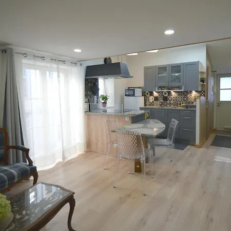 Apartment Neuf Centre Avec Stationnement Securise *